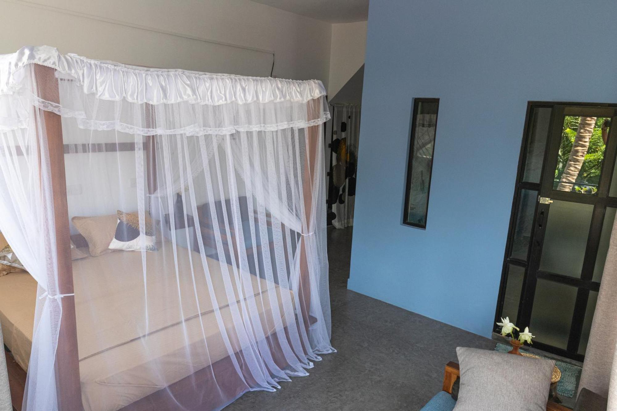 SriMany Bed & Breakfast Mirissa Bagian luar foto