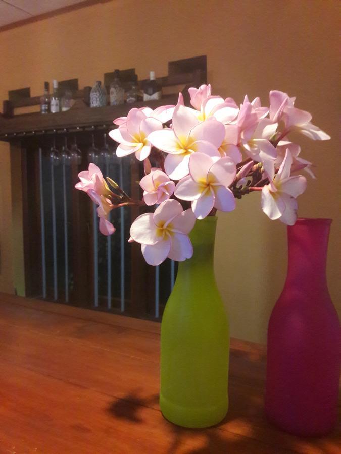 SriMany Bed & Breakfast Mirissa Bagian luar foto